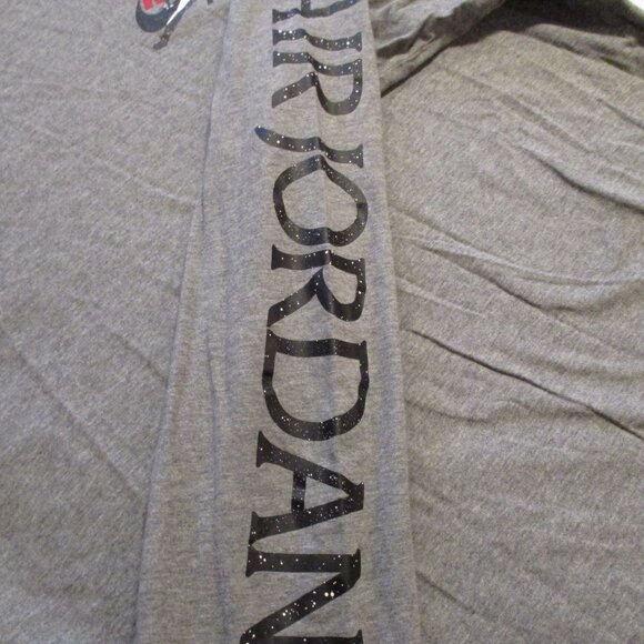 Jordan Men X Large Gray Red White Black Jumping Airman Long Sleeve Shirt - Picture 4 of 9